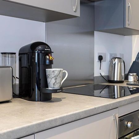 Modern 2 Bed Salford Apartment Stunning Views Manchester Dış mekan fotoğraf