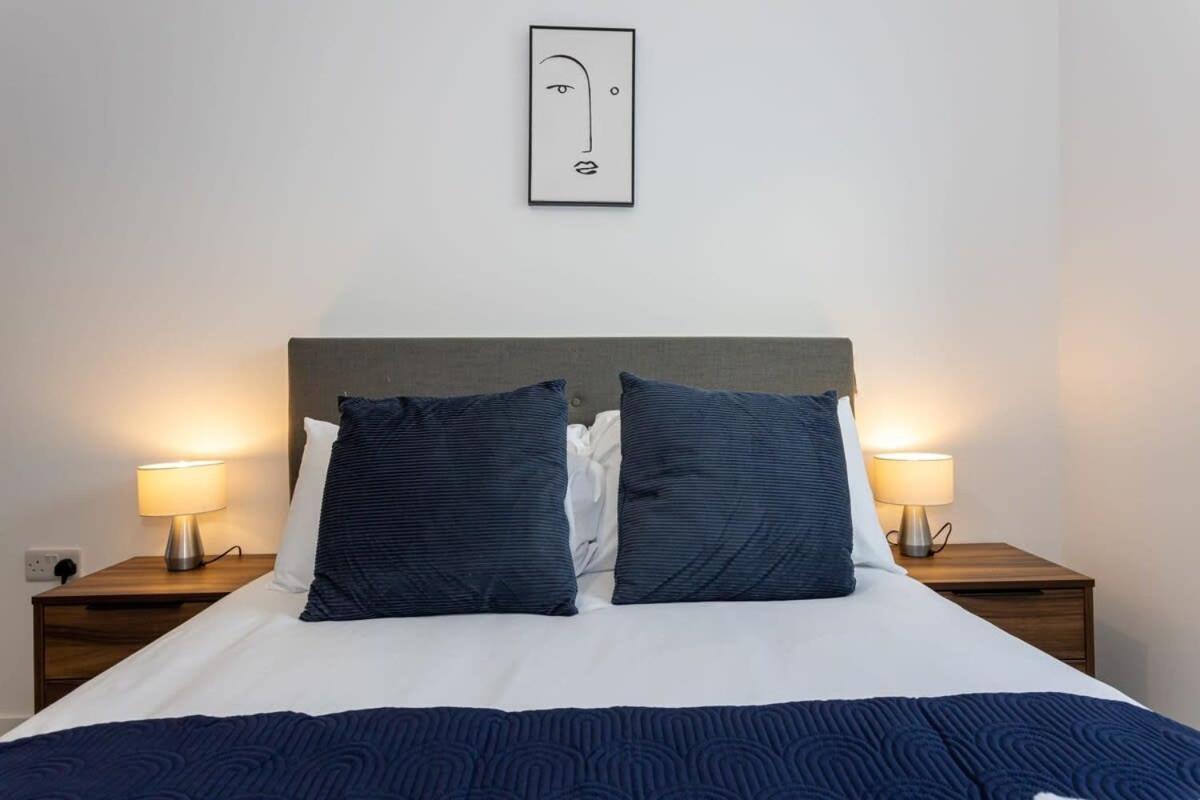 Modern 2 Bed Salford Apartment Stunning Views Manchester Dış mekan fotoğraf